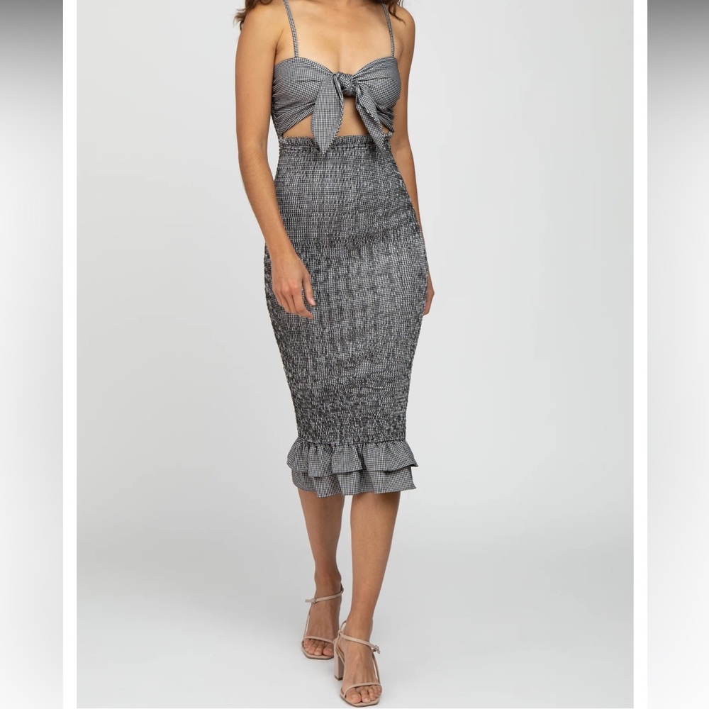 Pink blush maternity dress but also non maternity too